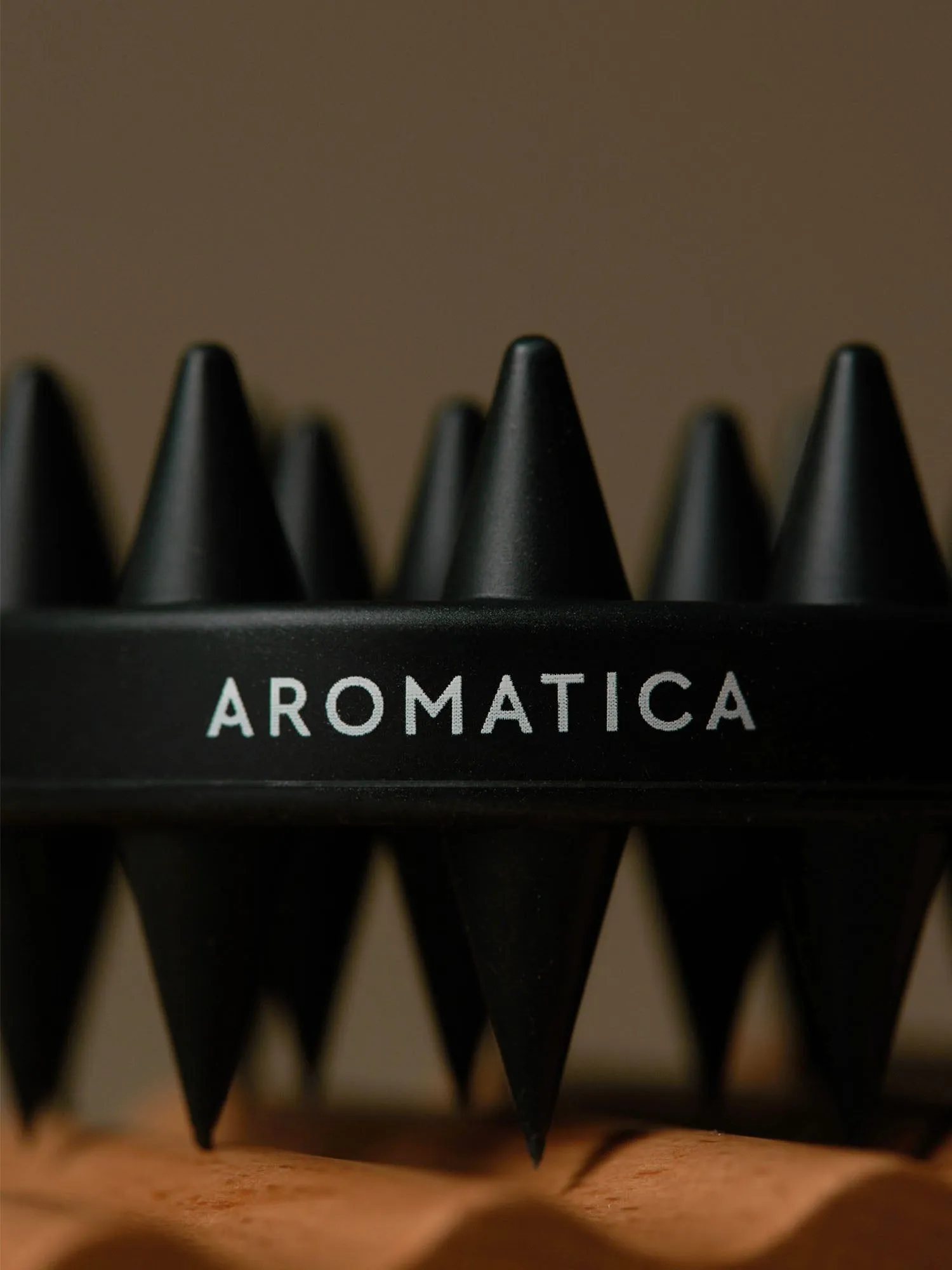 AROMATICA Dual Scalp Care Shampoo Brush