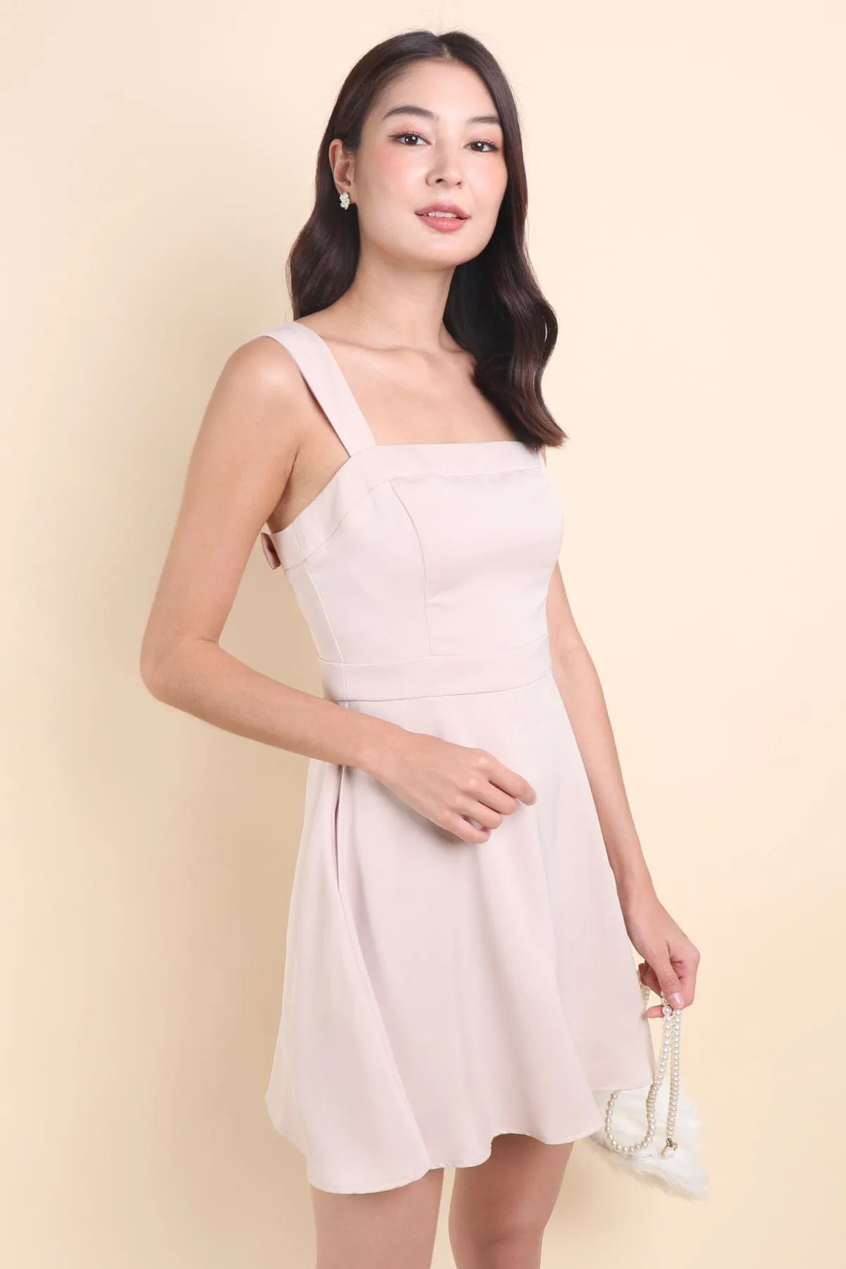 CESI BOW DETAIL MINI DRESS IN PINK BEIGE