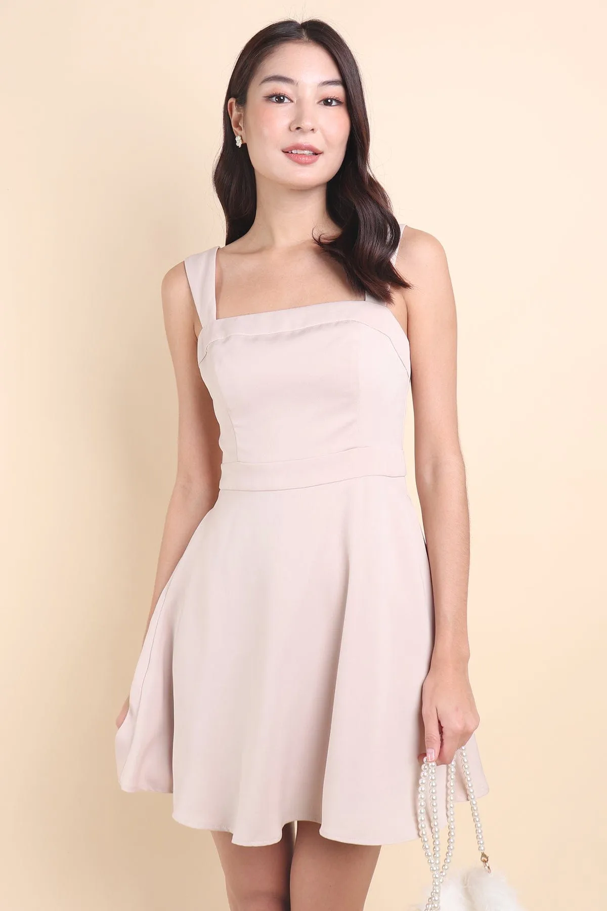 CESI BOW DETAIL MINI DRESS IN PINK BEIGE