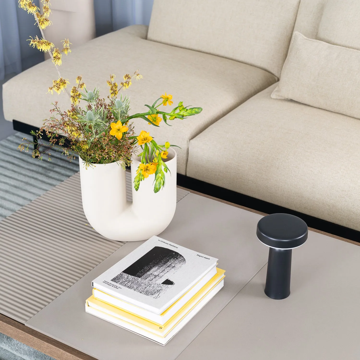 muuto | kink vase | sand