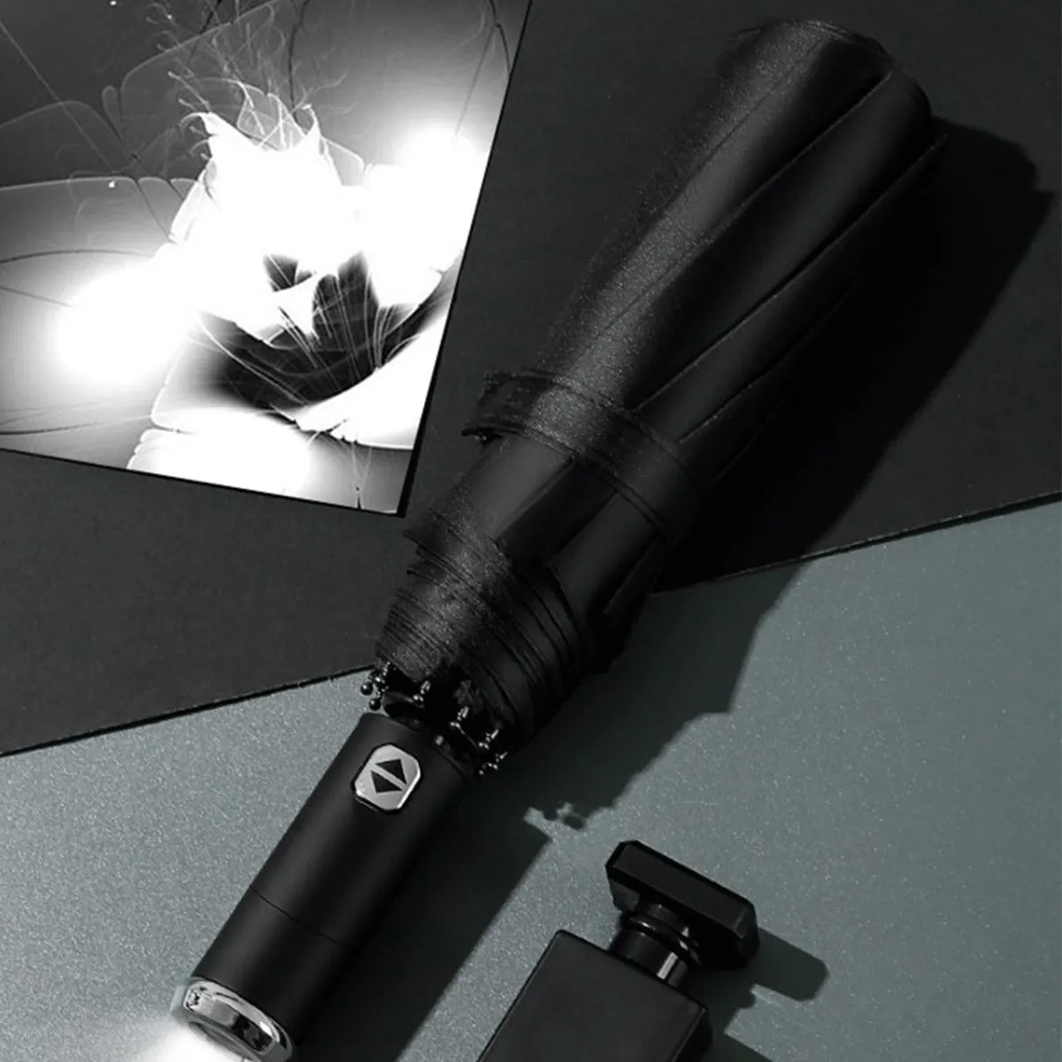 Ten Bones All-in-One Automatic Umbrella with Built-in Flashlight, HG0139